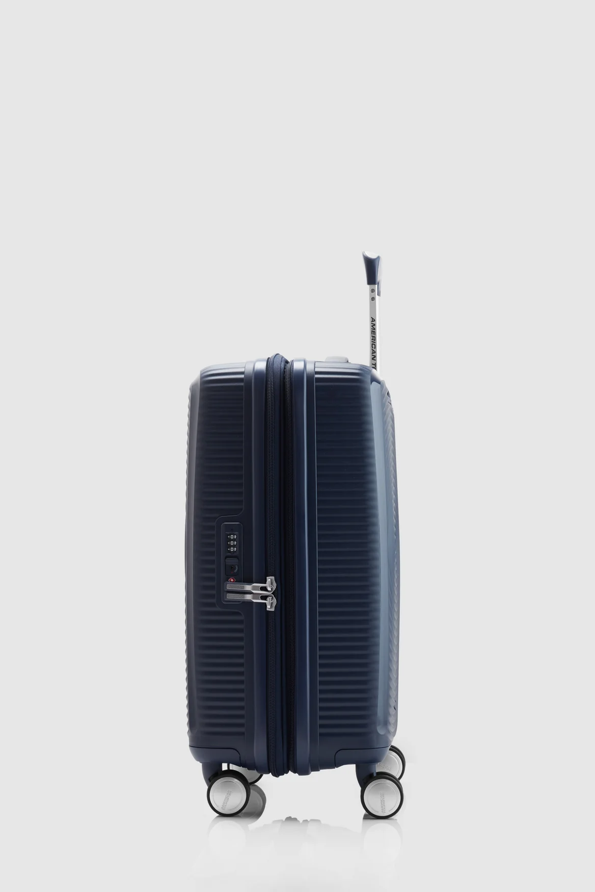 Curio 2 55cm Suitcase - Image 2