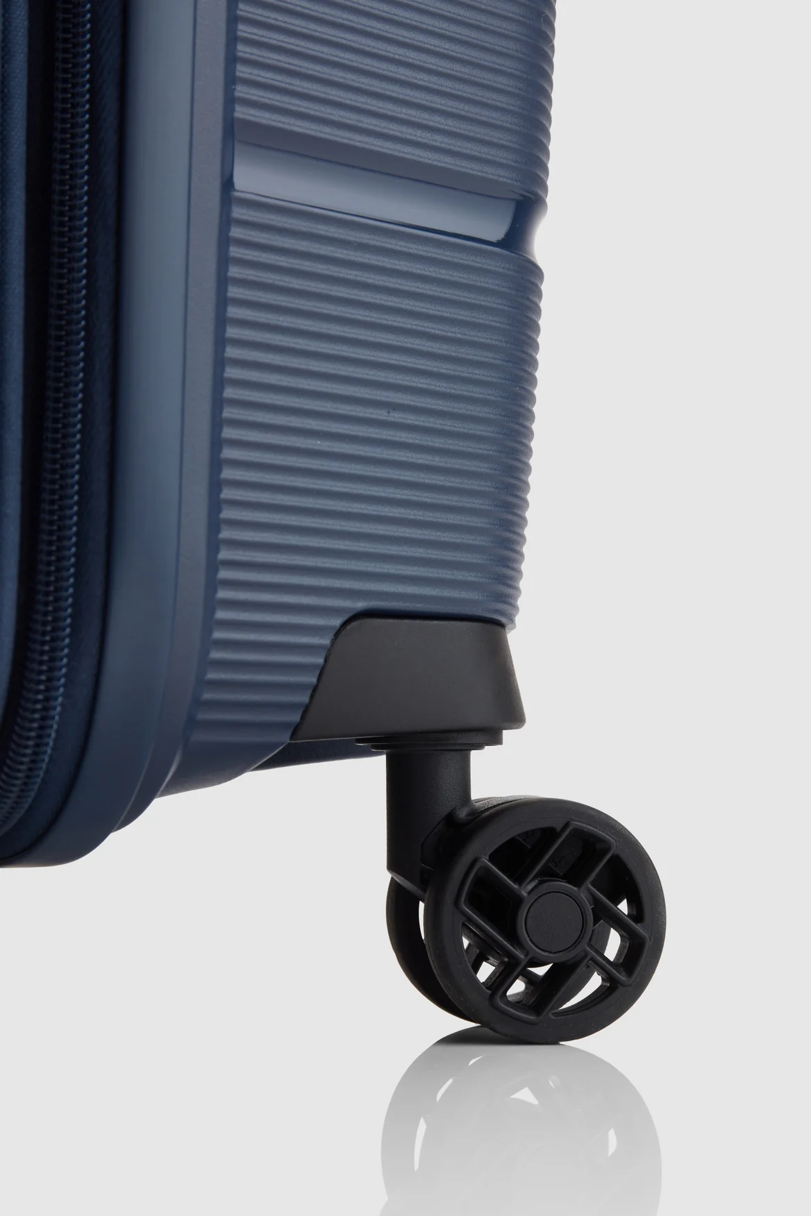 Linex 81cm Suitcase - Image 6
