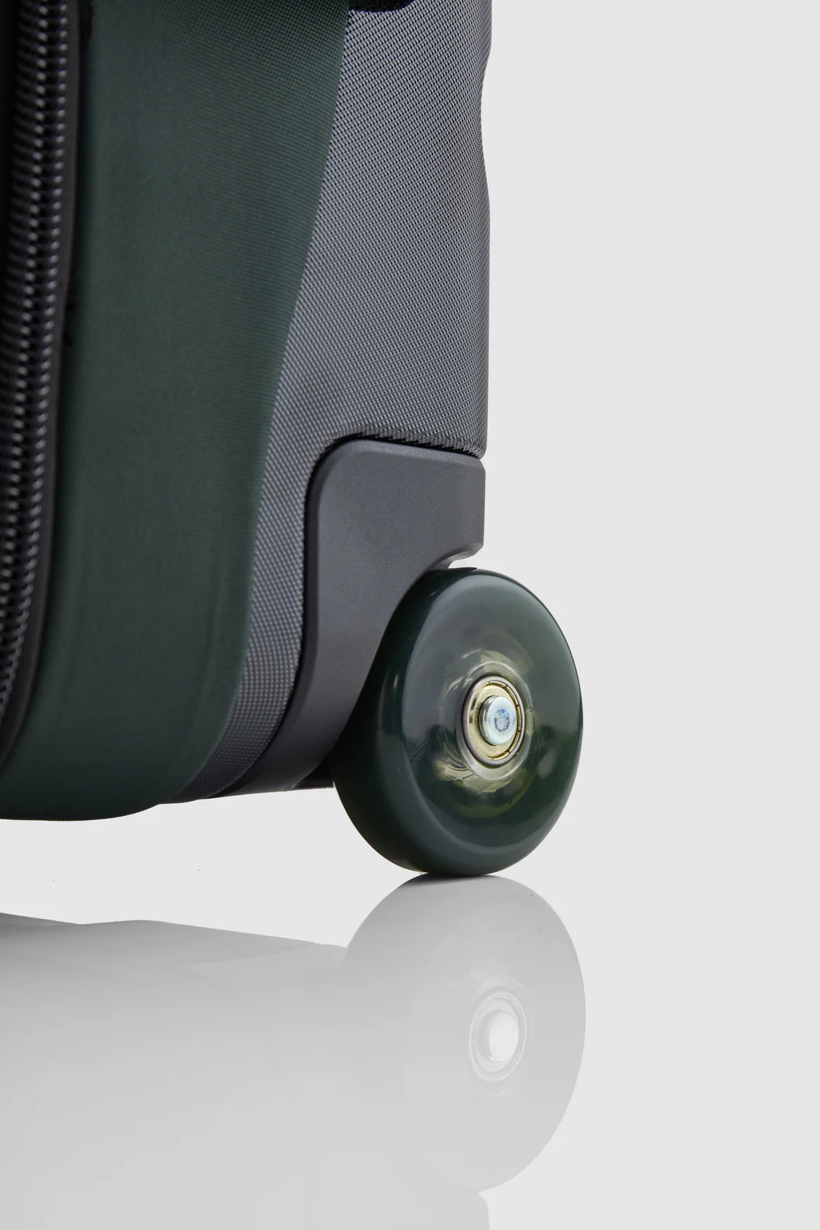 Discovery Wheeled Duffle - Image 6
