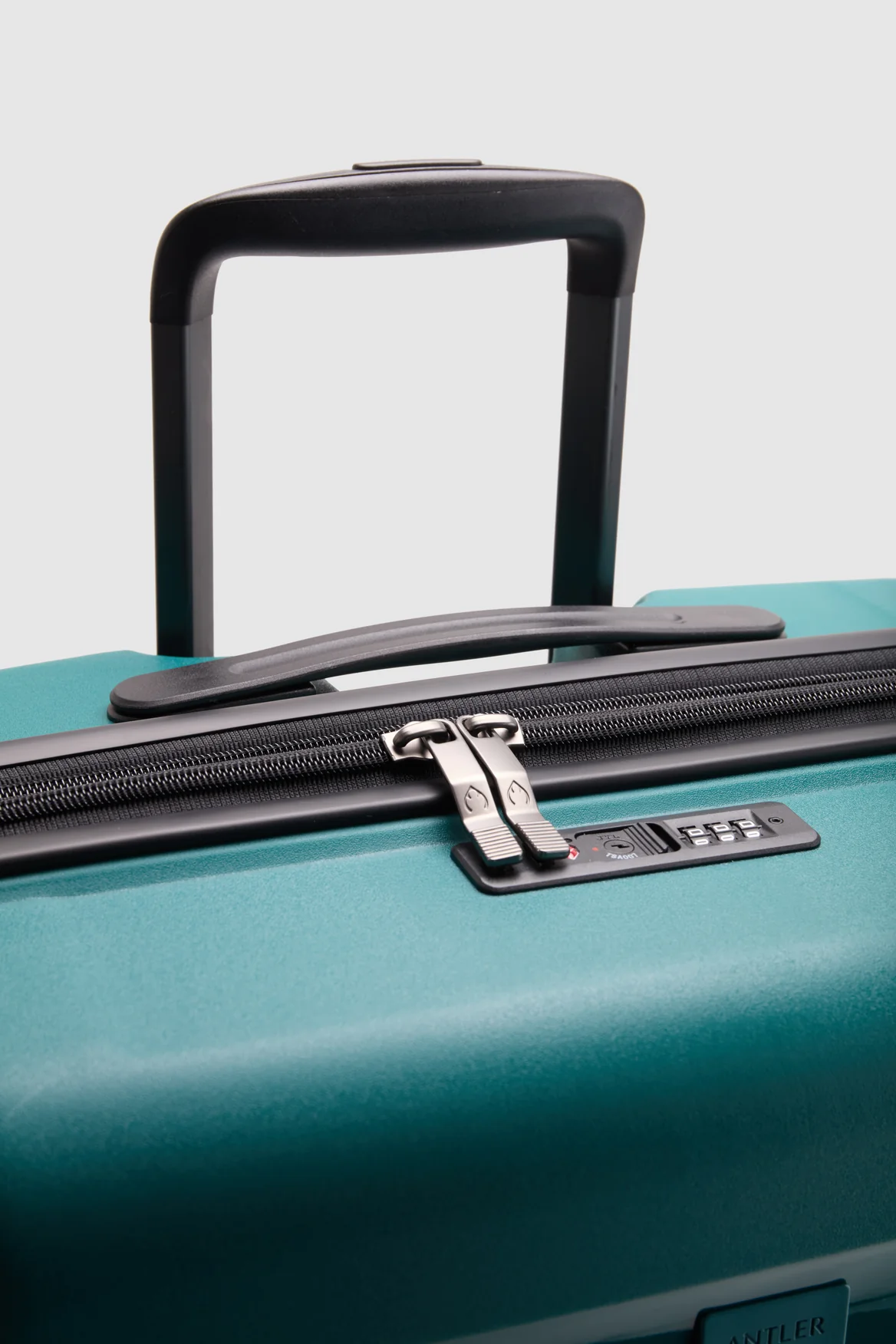 Gloss Stripe 55cm Suitcase - Image 7