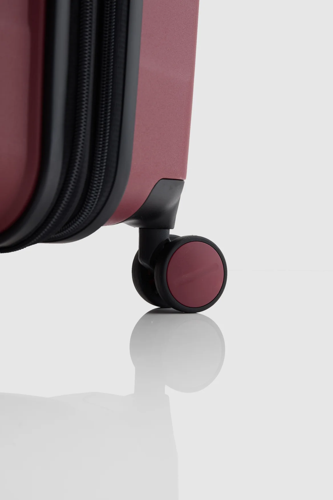 Gloss Stripe 55cm Suitcase - Image 6