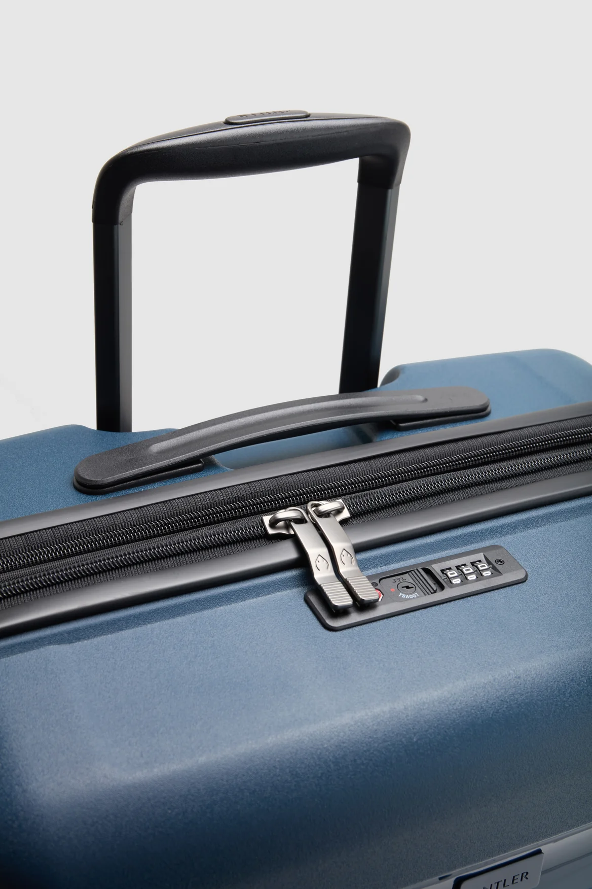 Gloss Stripe 68cm Suitcase - Image 7