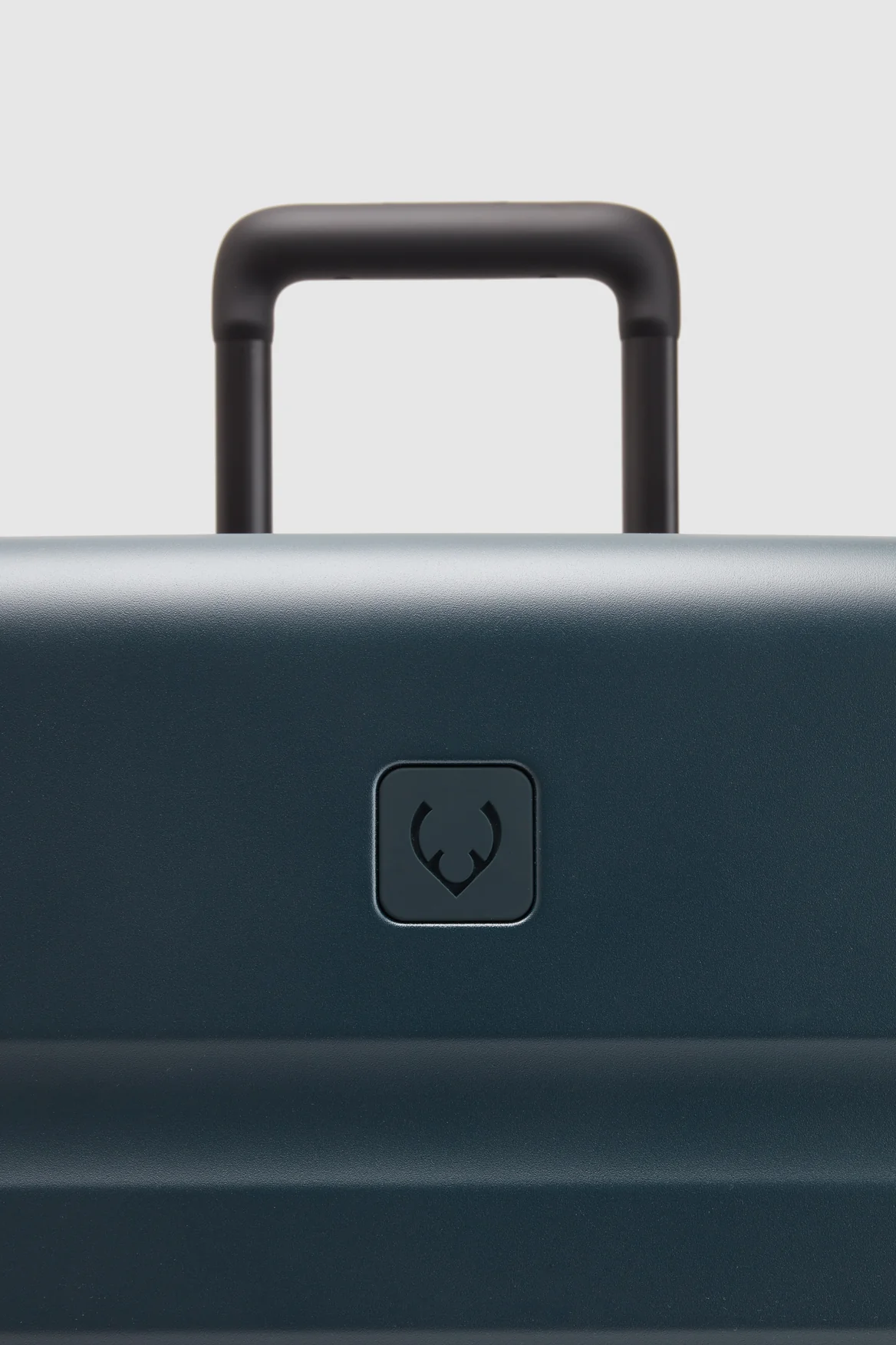 Icon Stripe 55cm Suitcase - Image 8