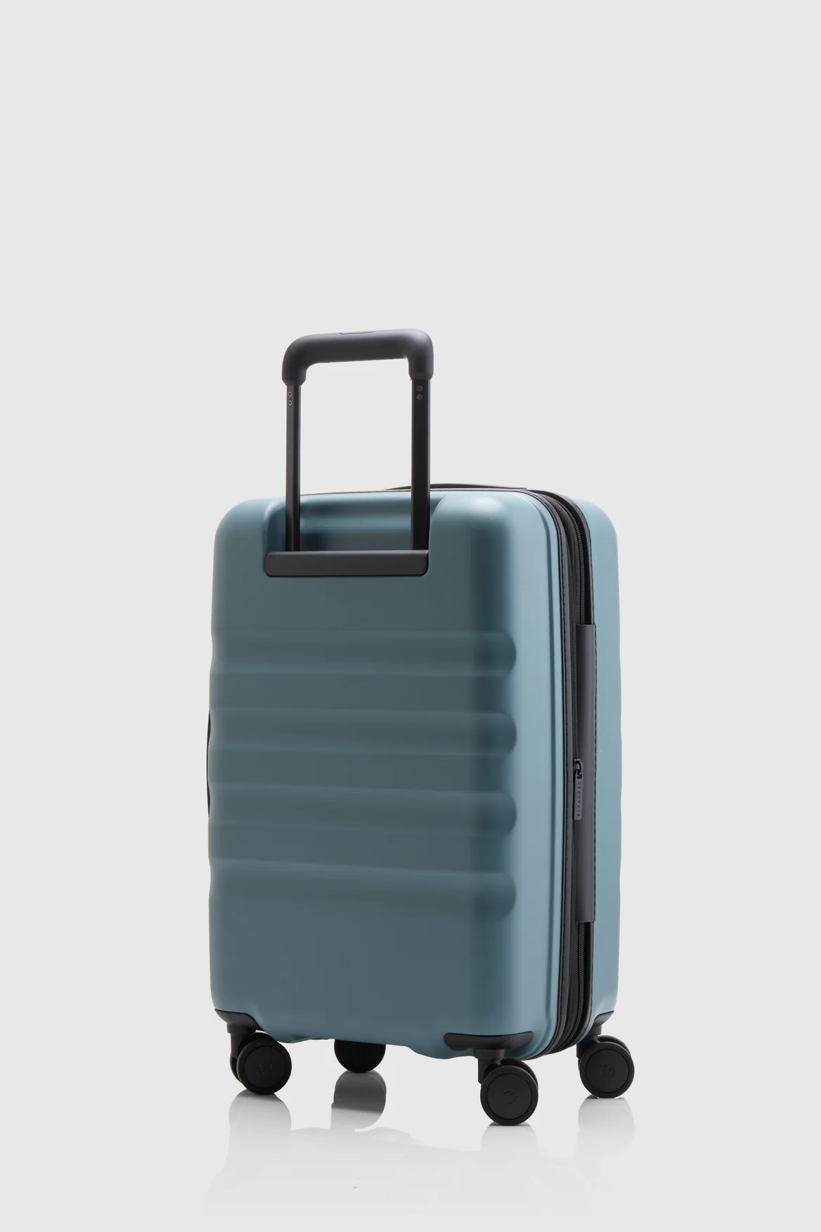Icon Stripe 55cm Suitcase - Image 5