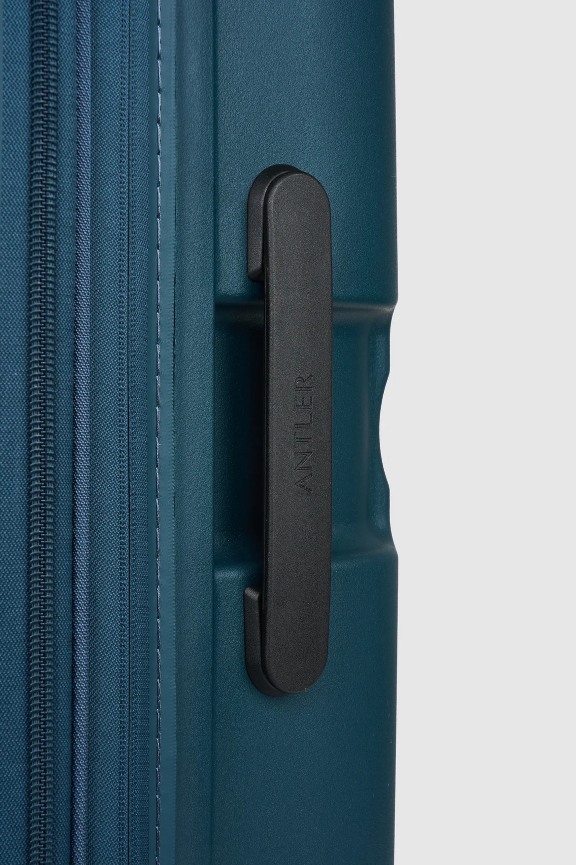 Single Stripe 68cm Suitcase - Image 8