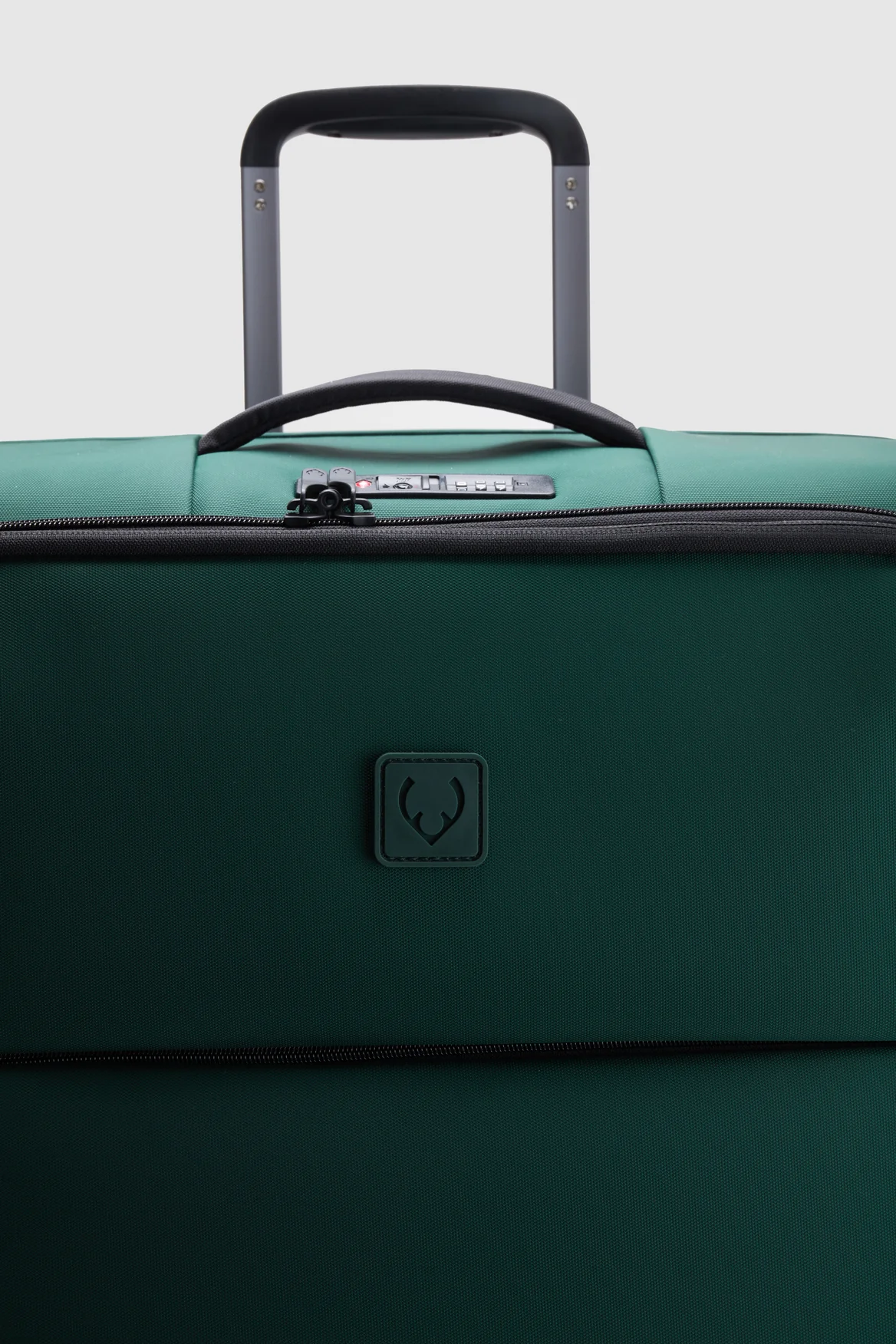 Soft Stripe 2.0 81cm Suitcase - Image 8