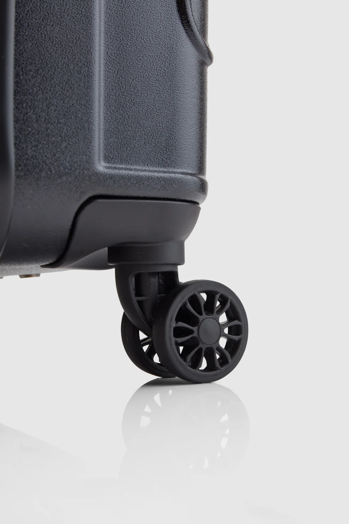 Insignia 2.0 54cm Suitcase - Image 6