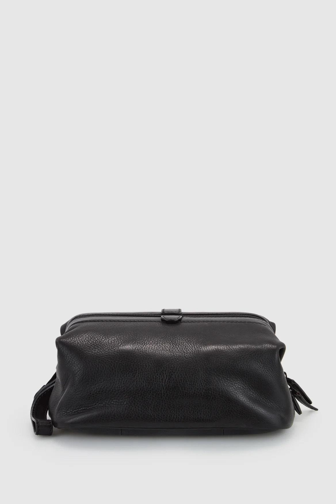 Flynn Leather Washbag - Image 2