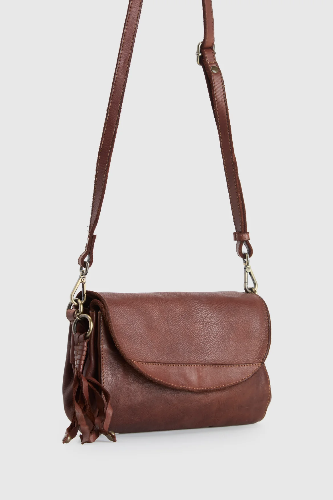 Ari Leather Flap Crossbody Bag - Image 2