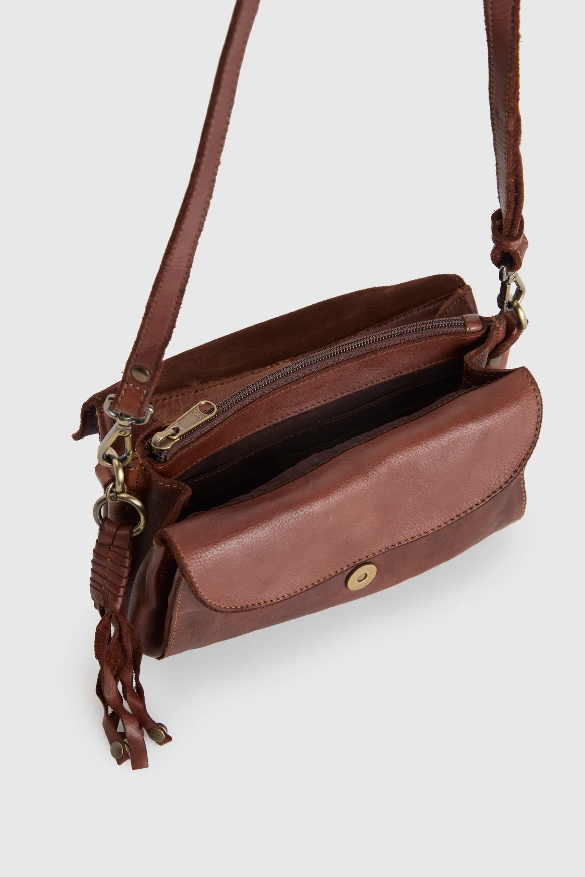 Ari Leather Flap Crossbody Bag - Image 4