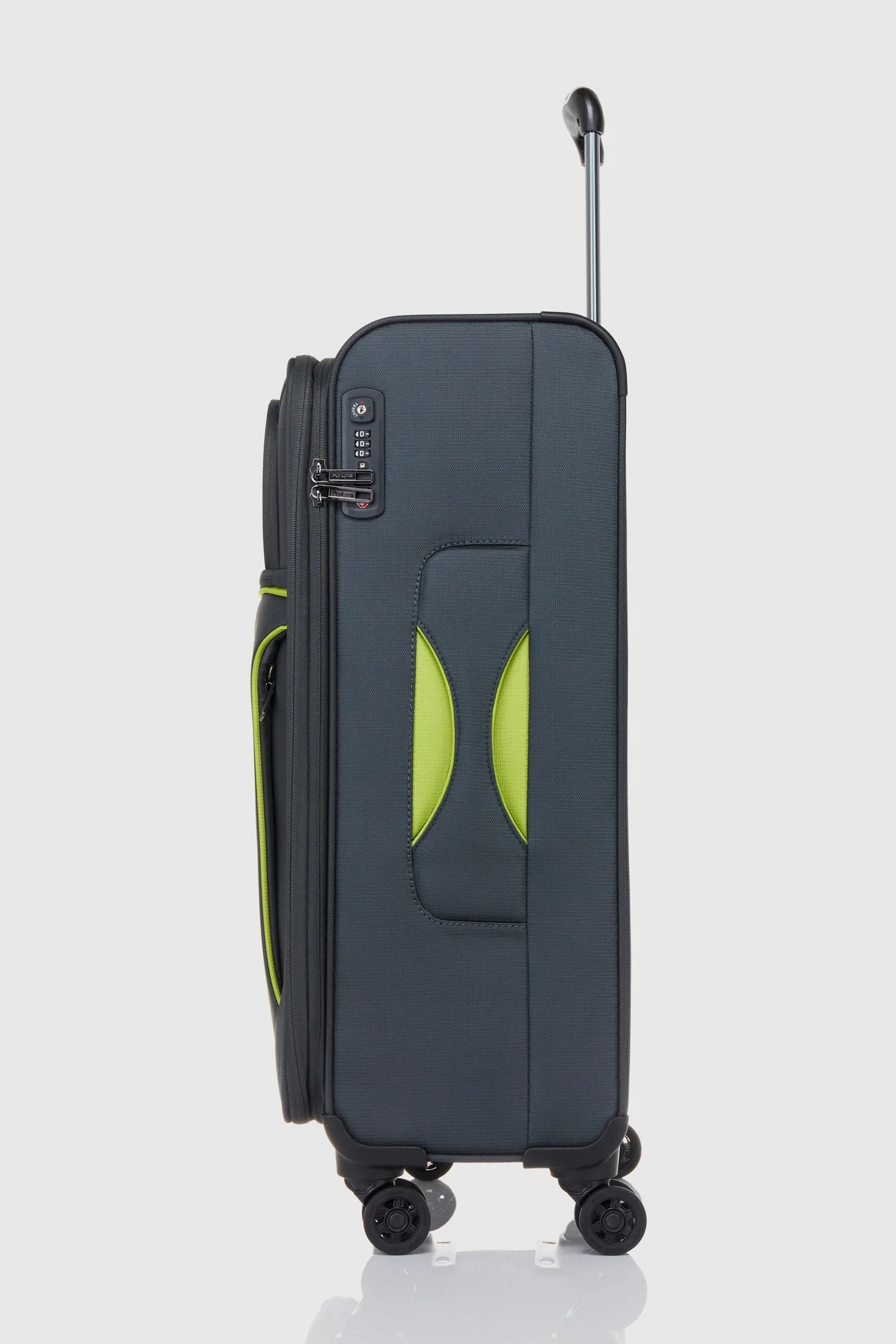 Spin Air 4 72cm Suitcase - Image 2