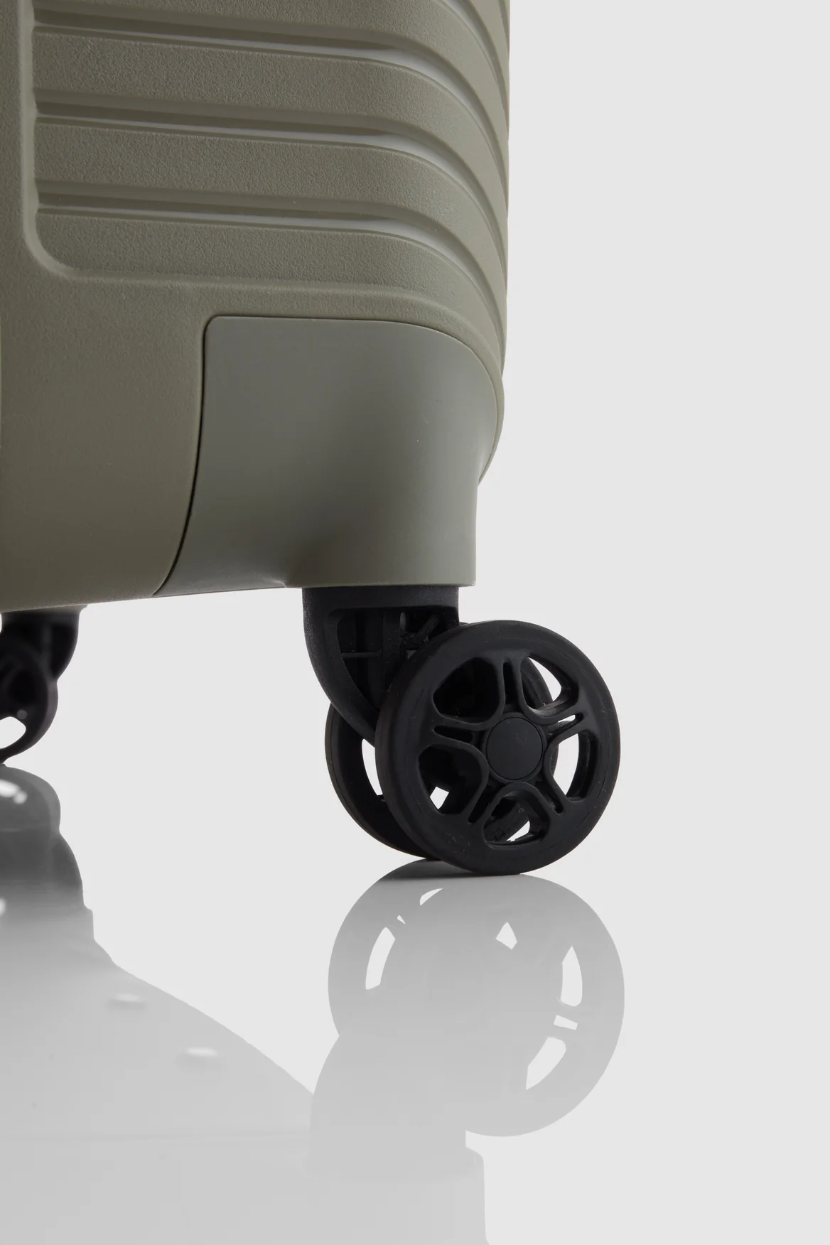 Bondi Carry-On 56cm Suitcase - Image 6
