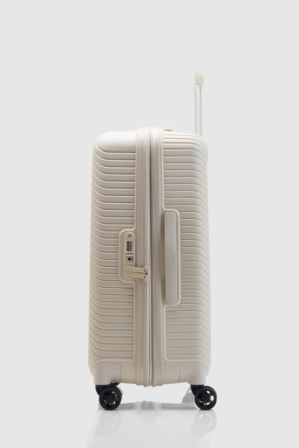 Bondi Check-In 66cm Suitcase - Image 2