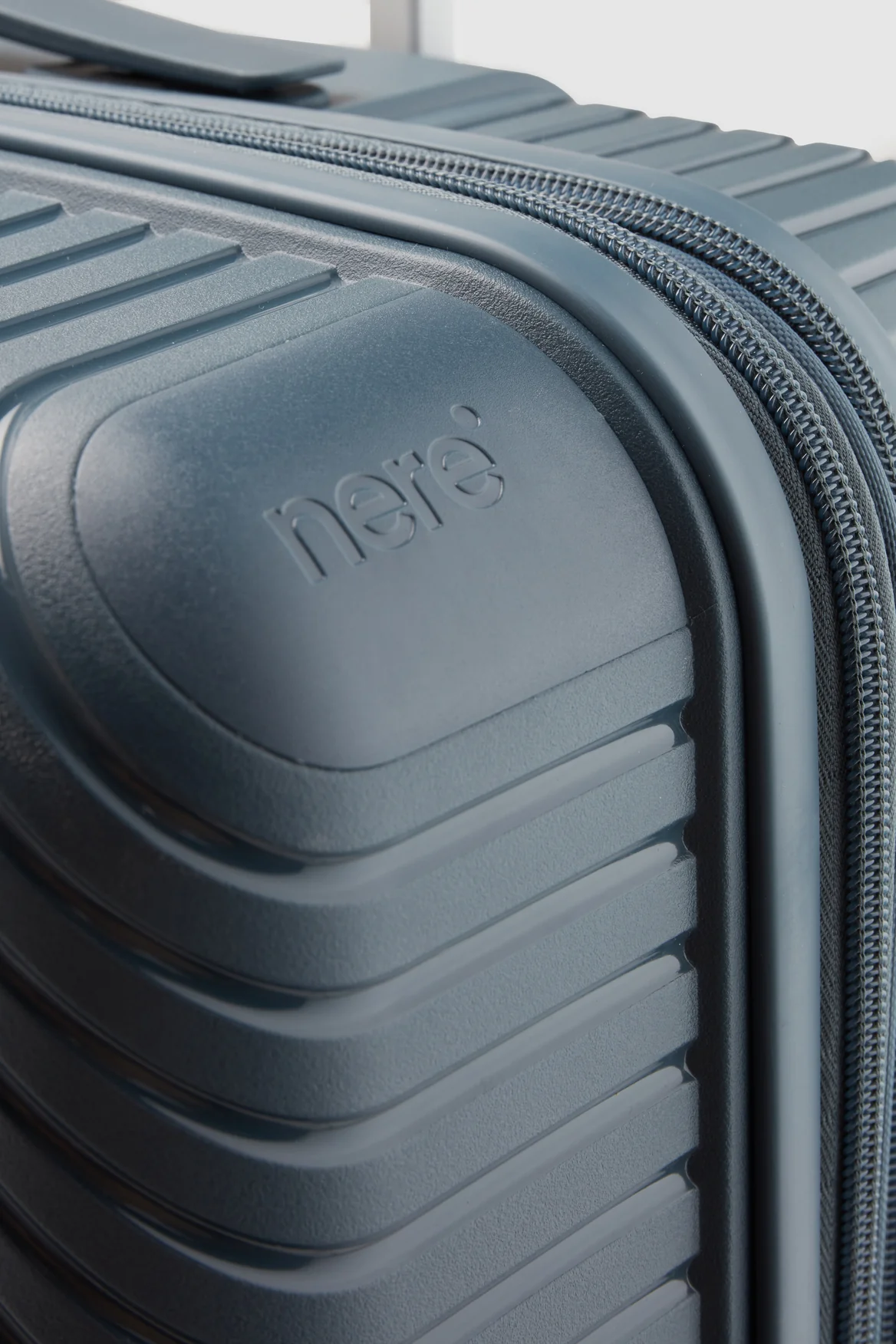 Bondi Check-In 66cm Suitcase - Image 9