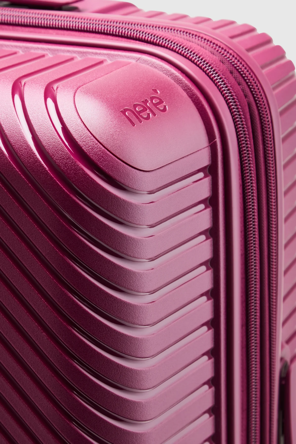 Bondi Check-In 66cm Suitcase - Image 8