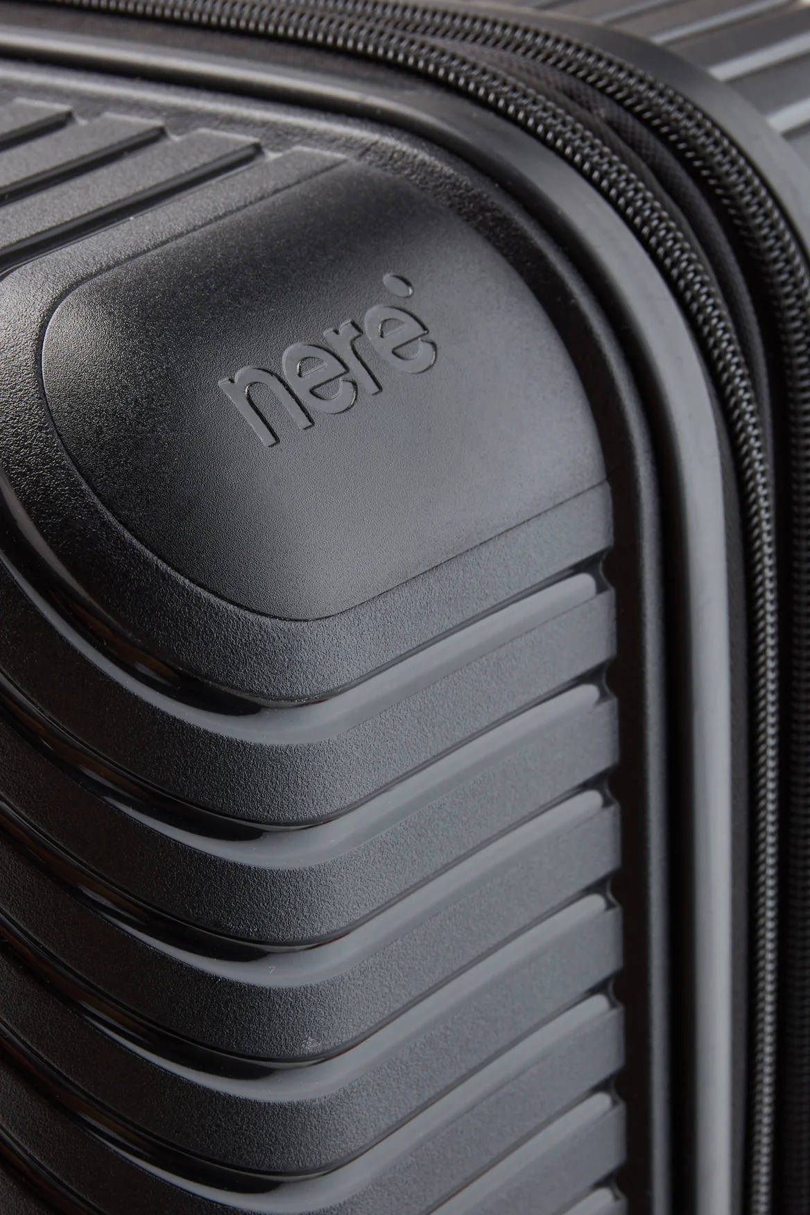 Bondi Check-In 80cm Suitcase - Image 9