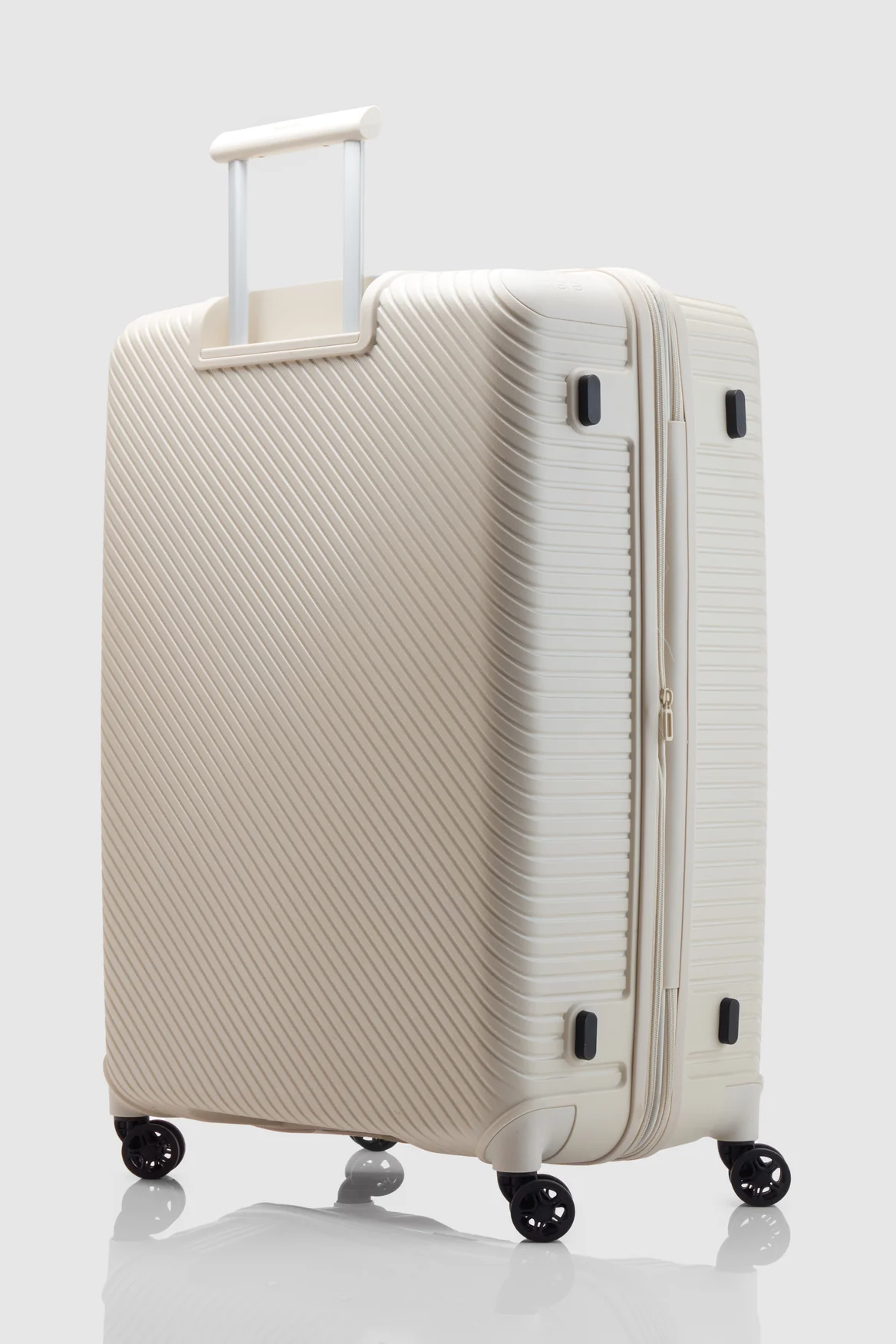 Bondi Check-In 80cm Suitcase - Image 5