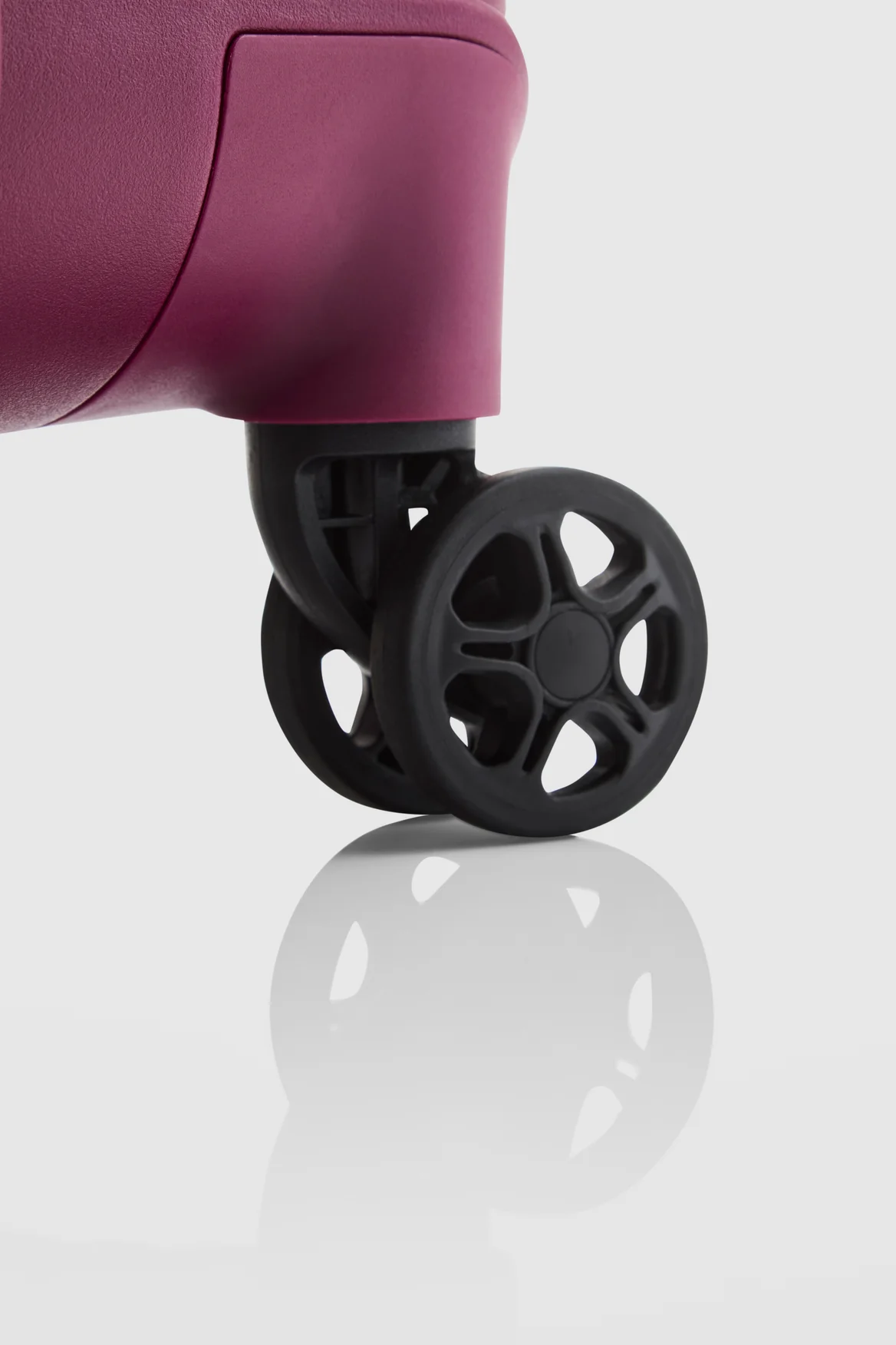 Bondi Check-In 80cm Suitcase - Image 6