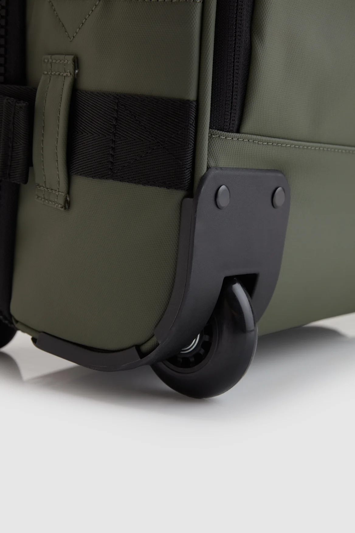Newtown Carry-On 55cm Wheelbag - Image 8
