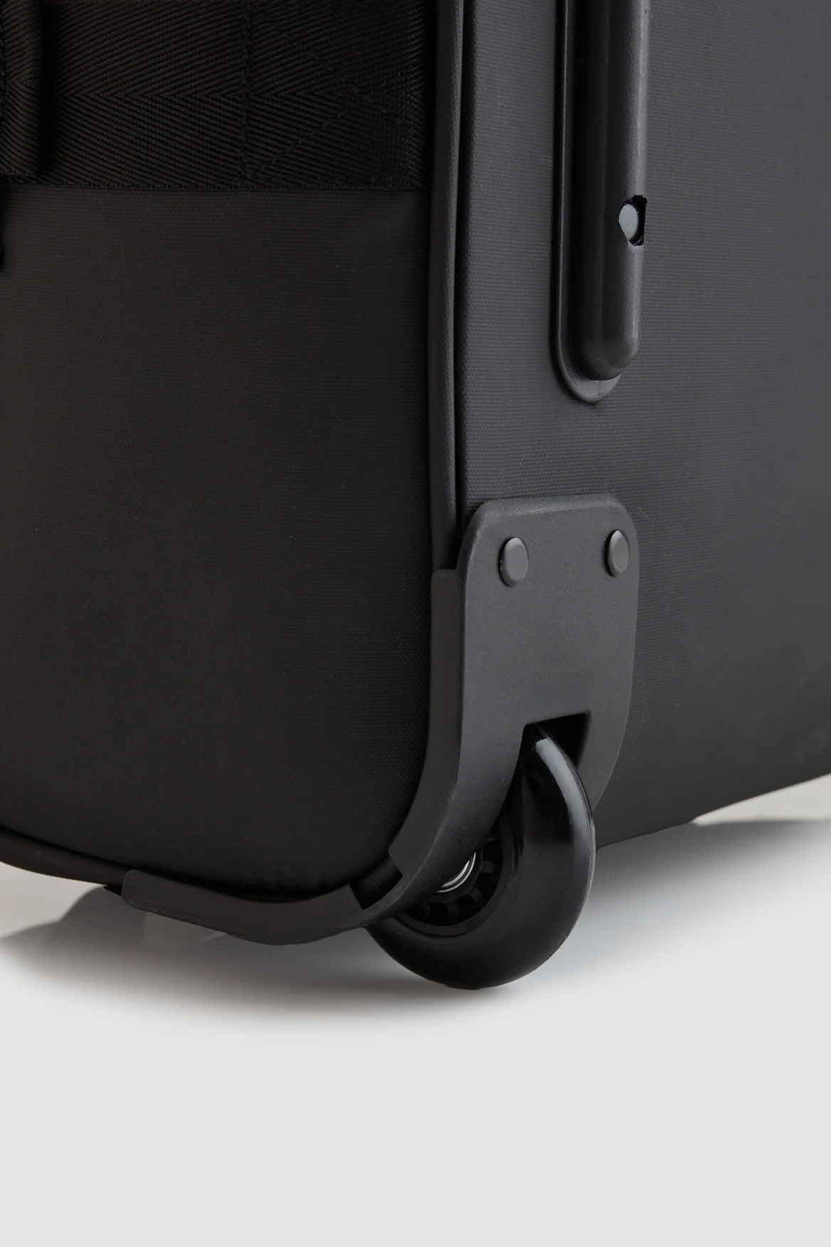 Newtown Check-In 80cm Wheelbag - Image 7
