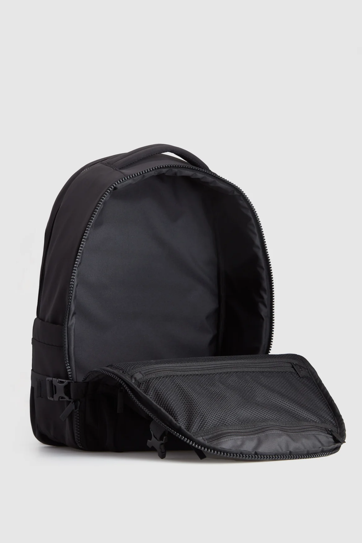 Seeker Traveller Backpack - Image 4