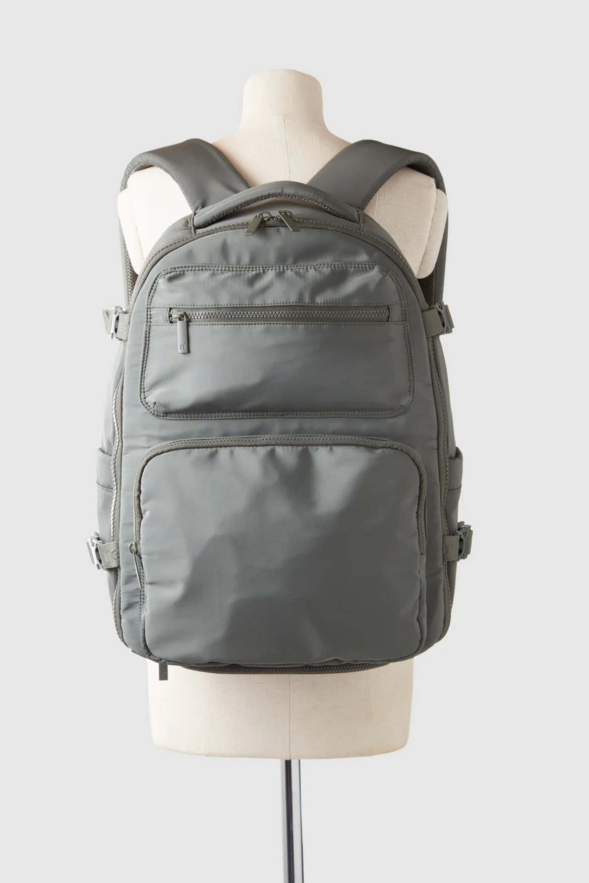 Seeker Traveller Backpack - Image 5