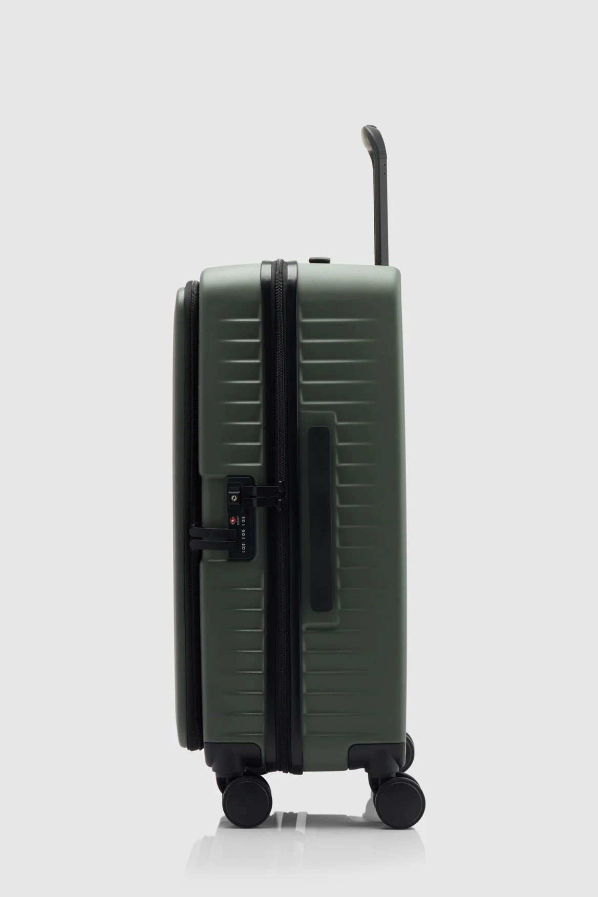 Venture Dual Open 66cm Suitcase - Image 2