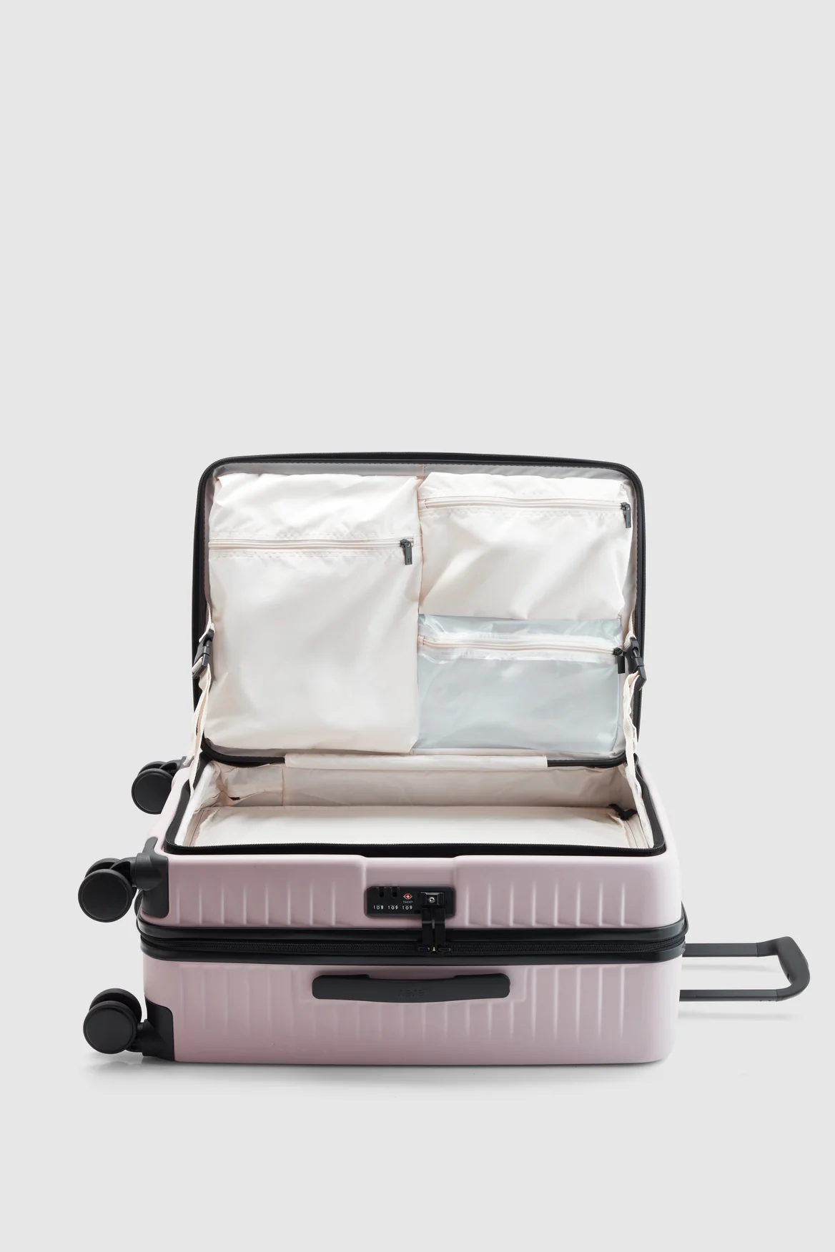 Venture Dual Open 66cm Suitcase - Image 3