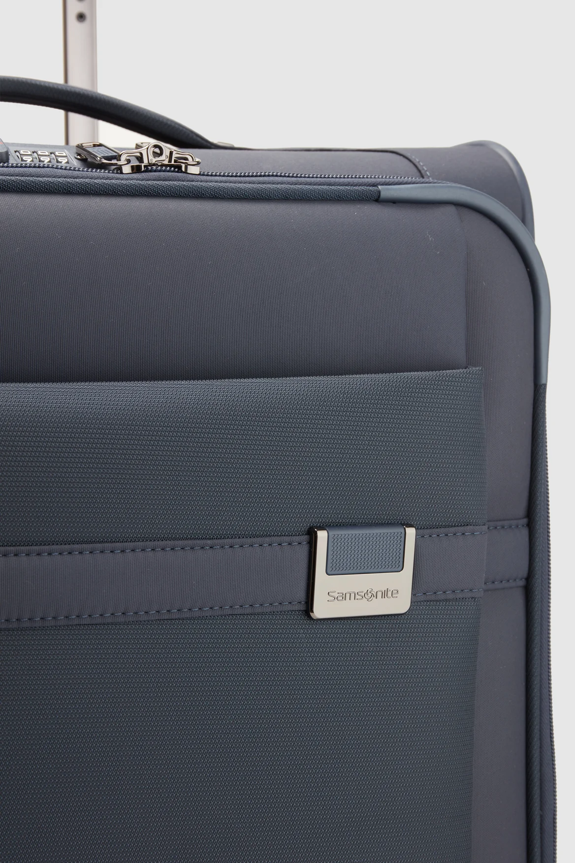 Airea Check-In 78cm Suitcase - Image 8