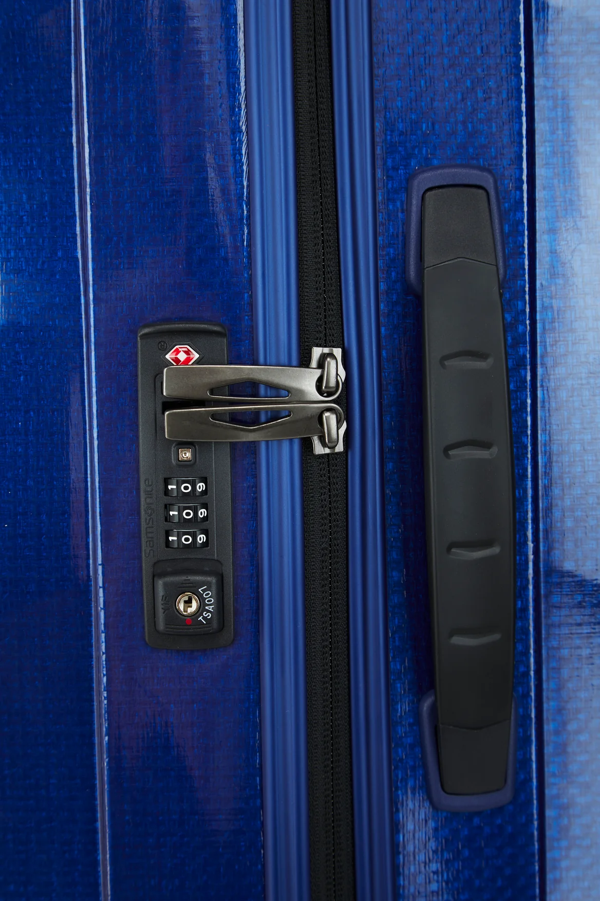 C-Lite Check-In 75cm Suitcase - Image 7