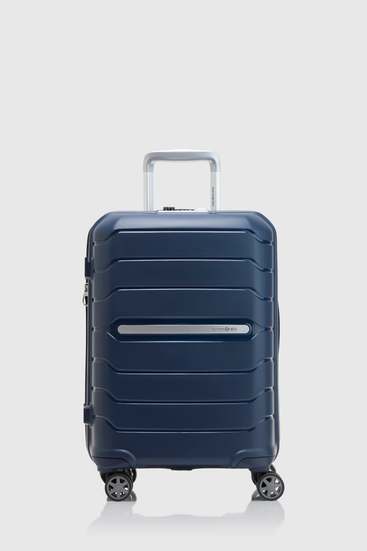 Oc2lite Carry-On 55cm Suitcase - Image 4