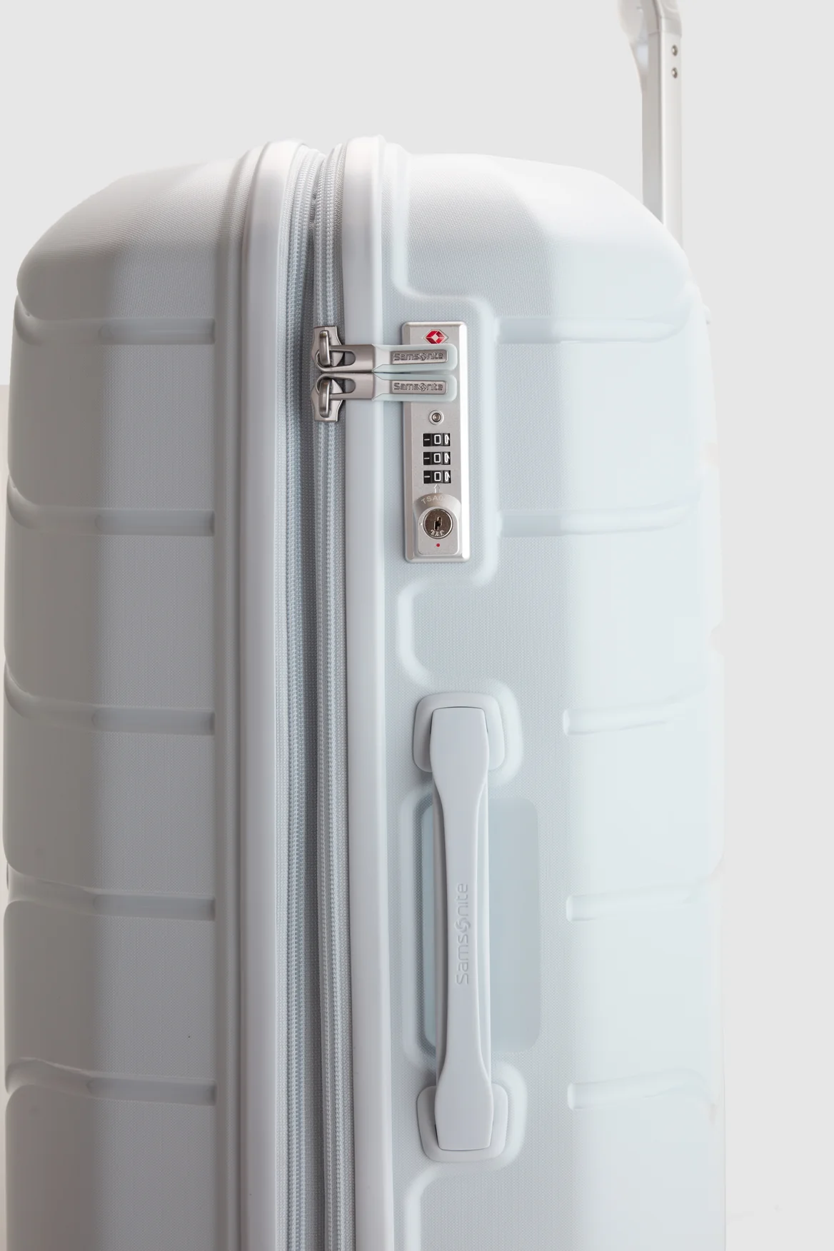 Oc2lite Carry-On 55cm Suitcase - Image 7