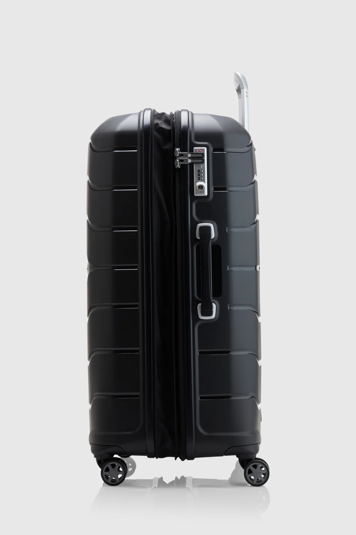 Oc2lite Check-In 75cm Suitcase - Image 3