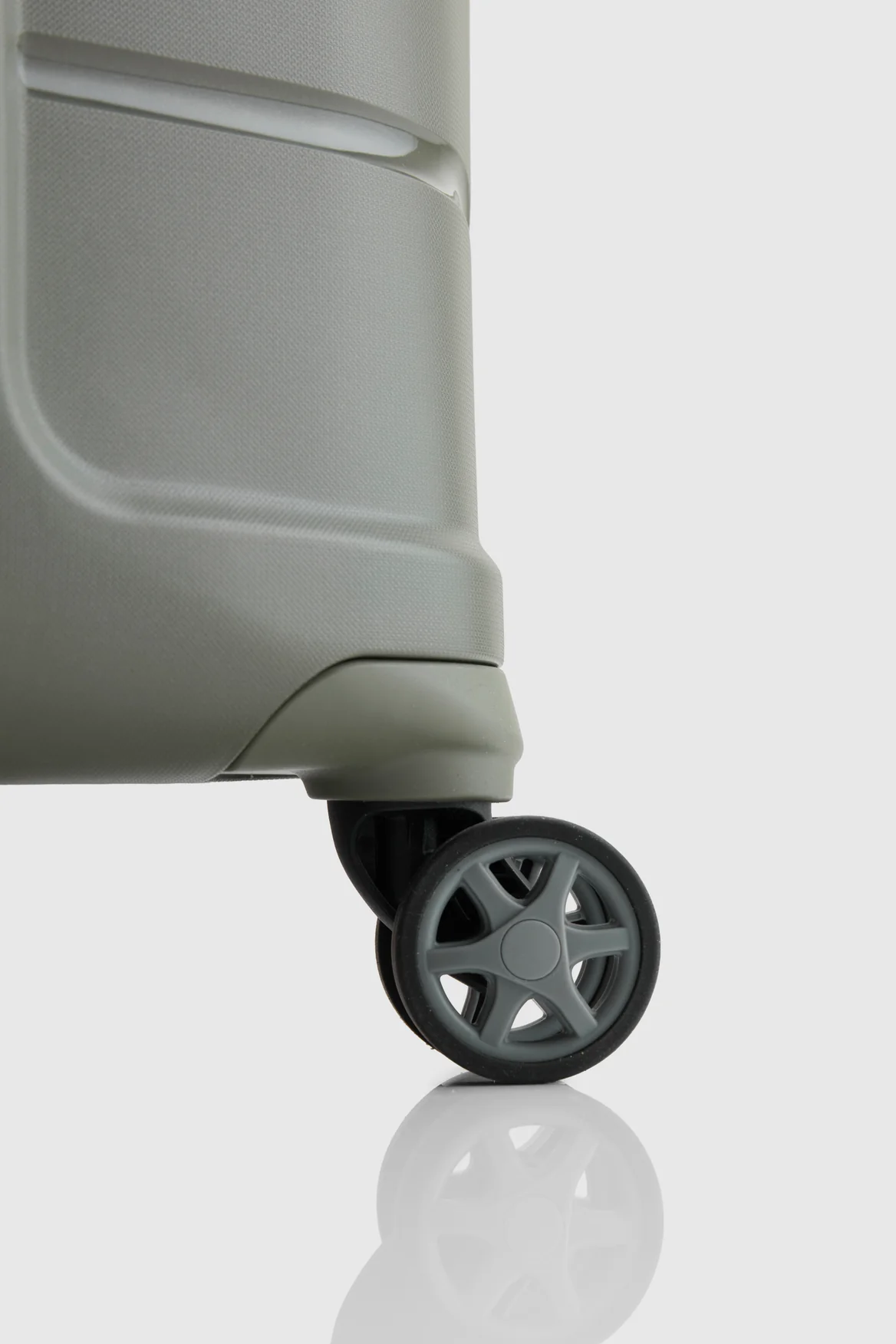 Oc2lite Check-In 81cm Suitcase - Image 6