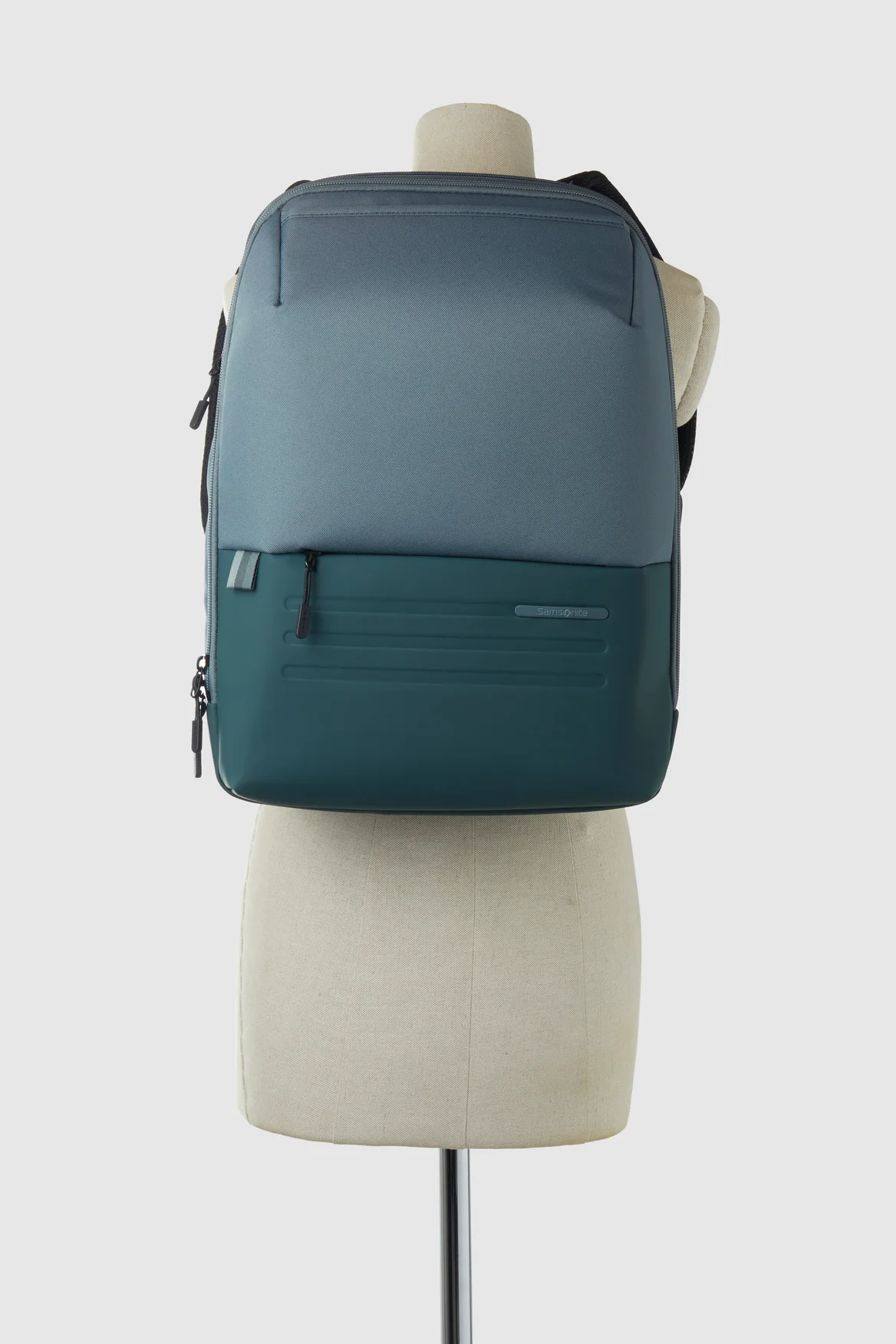Stackd Biz 15.6" Backpack - Image 4