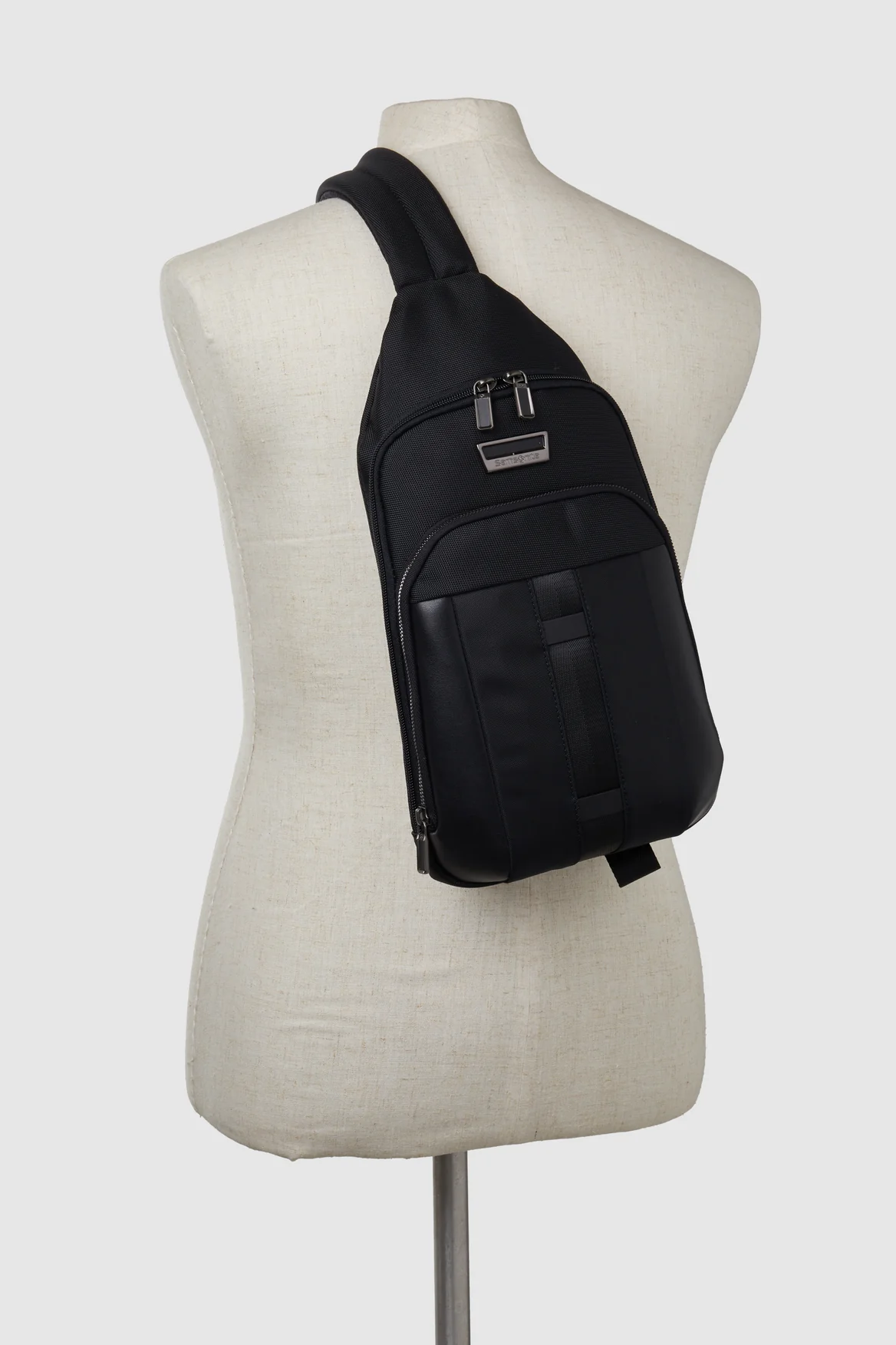 Urban-Eye Dlx Sling Bag - Image 4